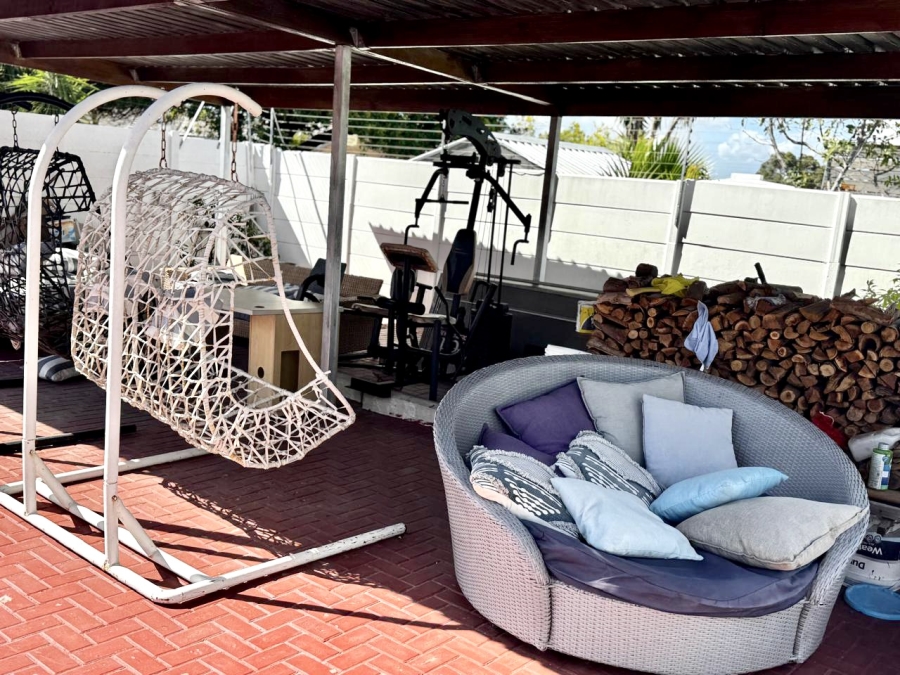 5 Bedroom Property for Sale in West Riding Western Cape